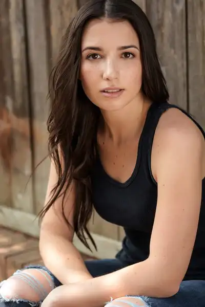 Olivia Steele Falconer headshot