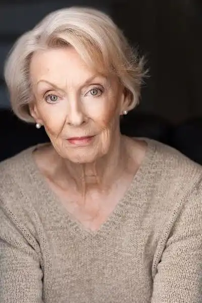Barbara Wallace headshot