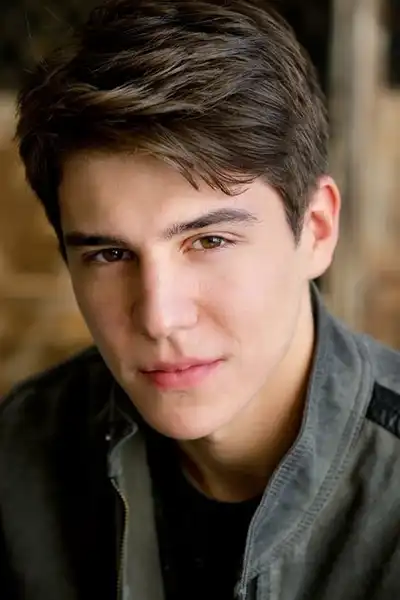 Michael Grant headshot