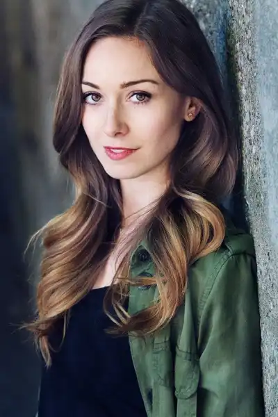 Amy Groening headshot