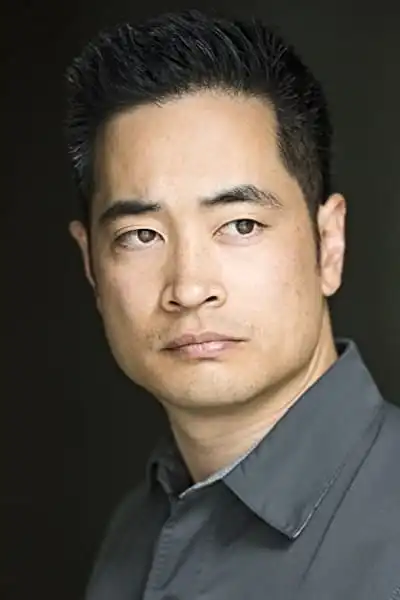 Ash Lee headshot