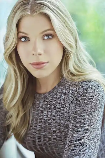 Samantha Brown headshot