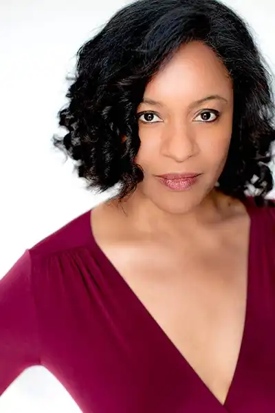 Shiren Van Cooten headshot