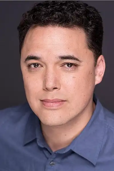 Leslie Takeda headshot