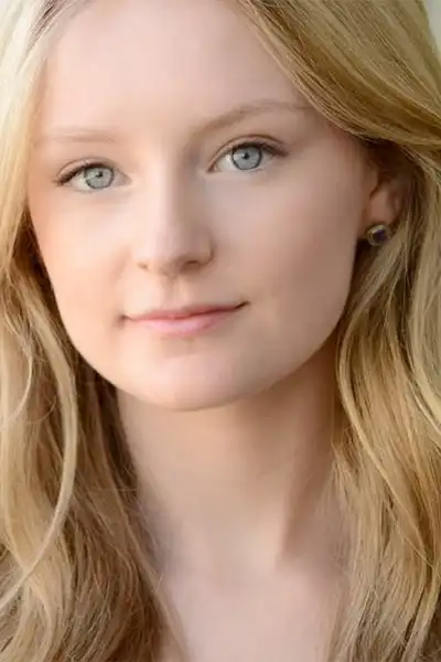 Emma Grabinsky headshot
