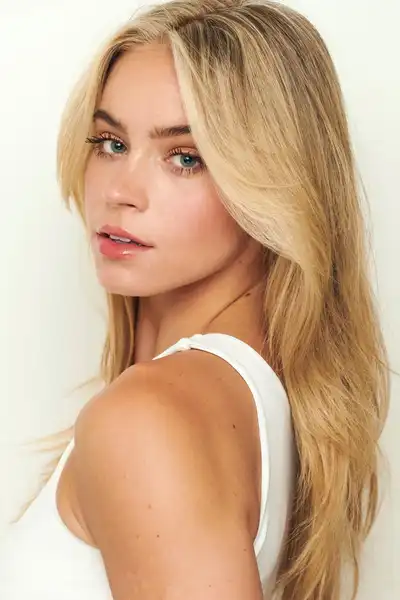 Alexa Blair Robertson headshot