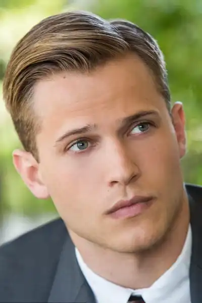 Wyatt Nash headshot