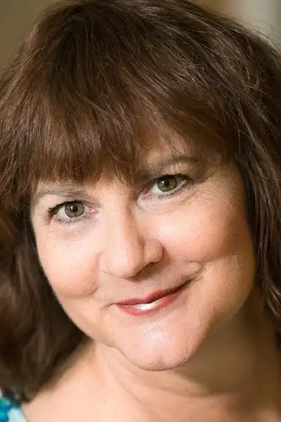 Dawn Harvey headshot