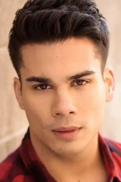 Drew Ray Tanner headshot