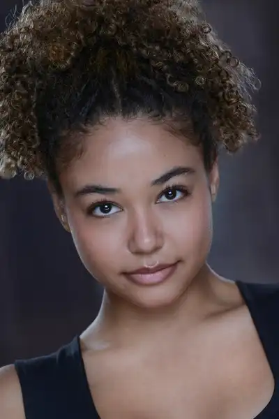Millie Davis headshot