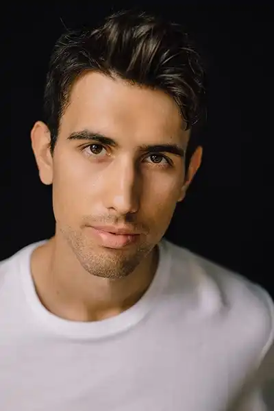 Riun Garner headshot