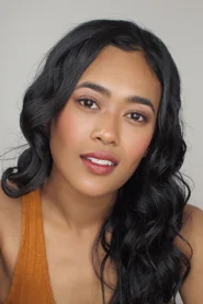 Victoria Sawal headshot
