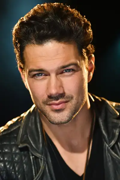 Ryan Paevey headshot