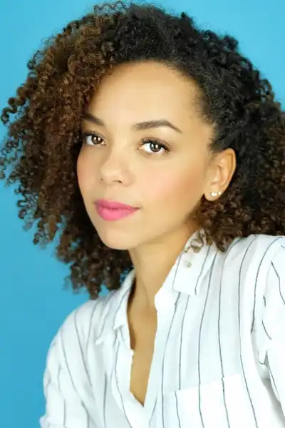 Zarrin Darnell-Martin headshot