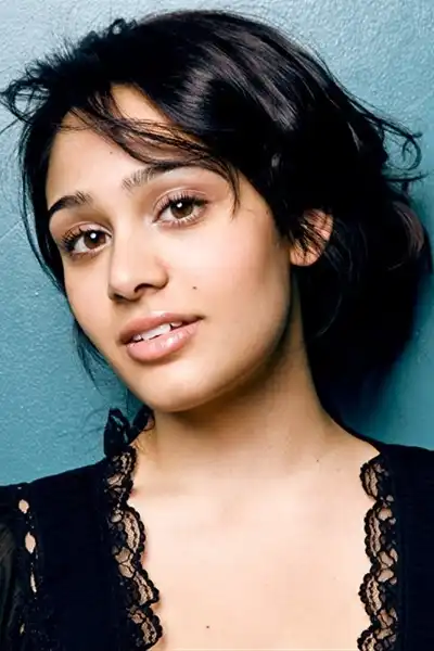 Aadila Dosani headshot
