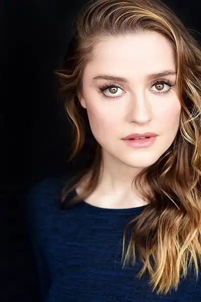 Stephanie Van Dyck headshot
