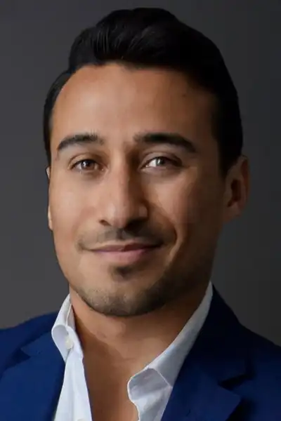 Conrad De La Torres III headshot