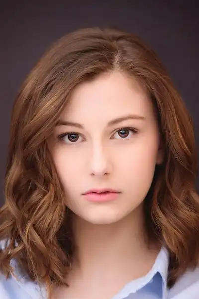 Julia Lalonde headshot