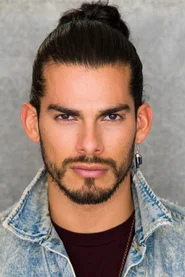 Angel Garet headshot