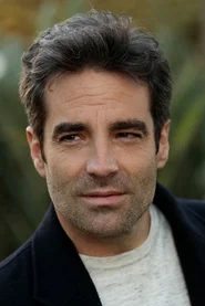 Fernando Corral headshot