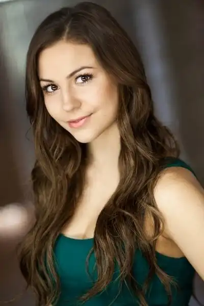 Joelle Farrow headshot