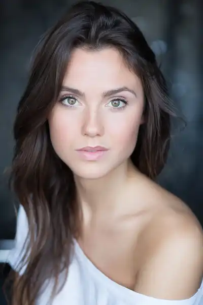 Poppy Drayton headshot