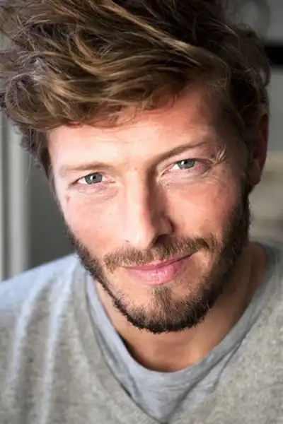 Guillaume Dolmans headshot