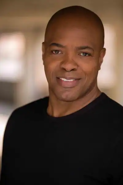Kenneth Israel headshot