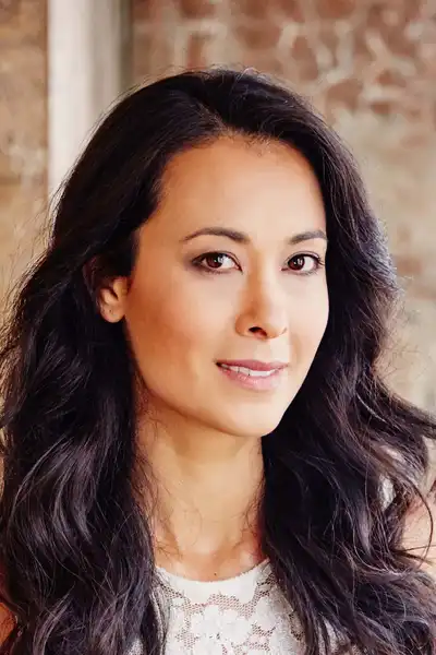 Rosie Lourde headshot