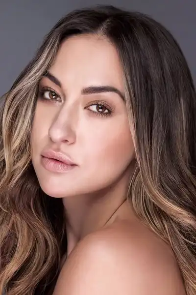 Tasya Teles headshot