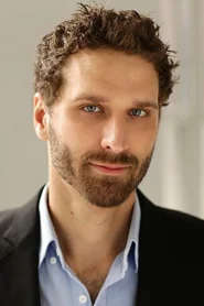 Grayson Powell headshot