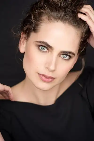 Cecilia Deacon headshot
