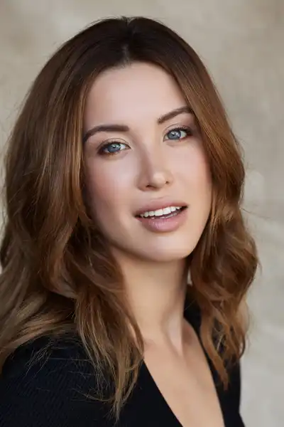 Melissa Bolona headshot