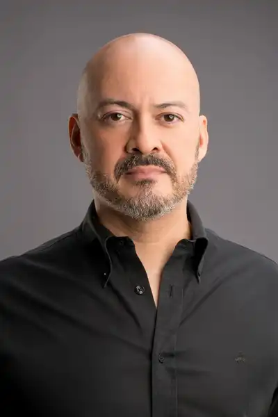 Randy Domínguez headshot