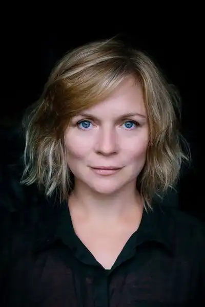 Tara Egan Langley headshot