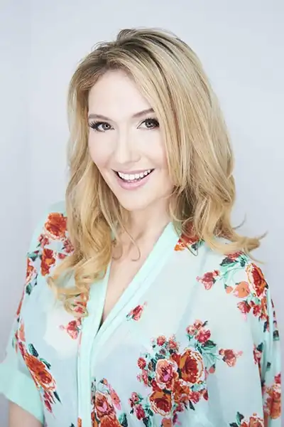 Rebecca Lamarche headshot