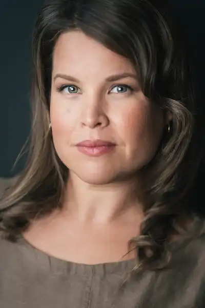 Lindsay Gibson headshot