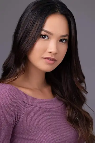 Taiana Tully headshot