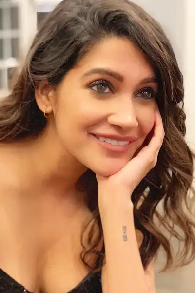Anuja Joshi headshot