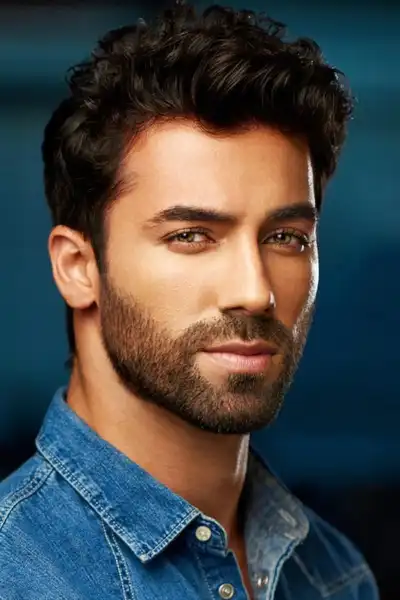 Thomas Darya headshot