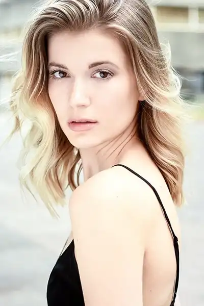 Emma Johnson headshot