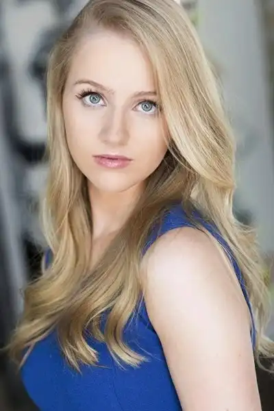 Cassandra Potenza headshot