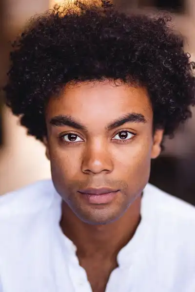 Alexander Nunez headshot