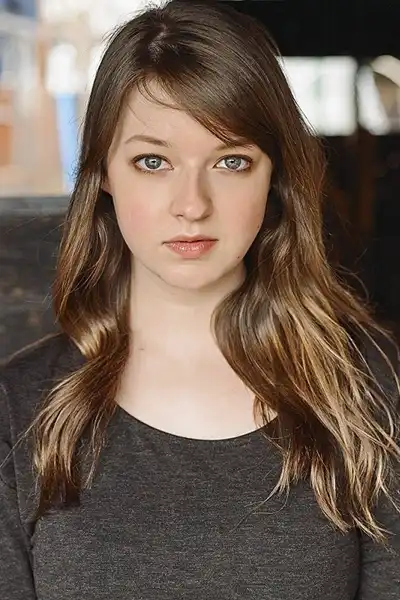 Kelli Ogmundson headshot