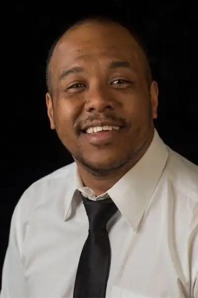 Ray Strachan headshot