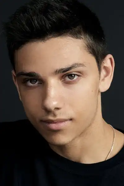 Jason Fernandes headshot