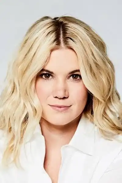 Caroline Arapoglou headshot