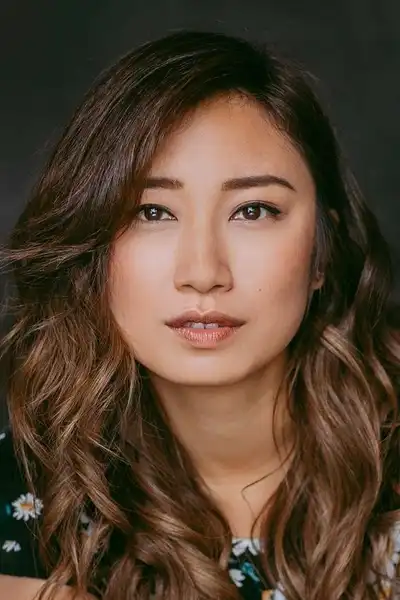 Phoebe Miu headshot