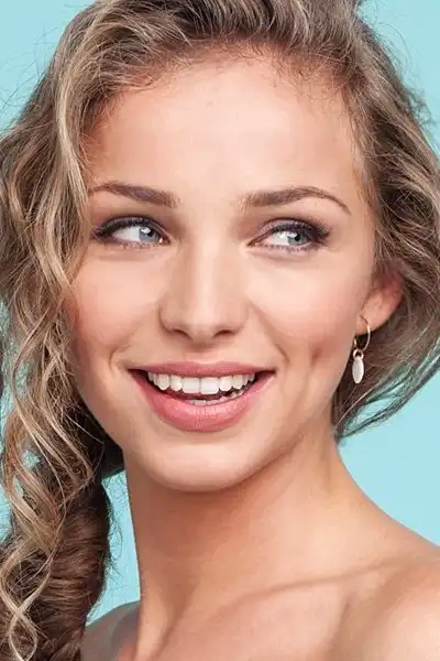 Evelin Dobos headshot