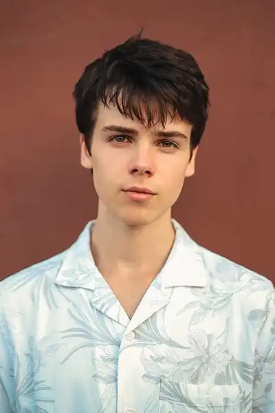 Sam Ashe Arnold headshot